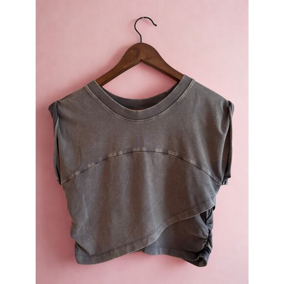 Free People Movement Women’s Hot Shot Crossover Gray Tee Size S | Ruched Hem NWT - Picture 1 of 14